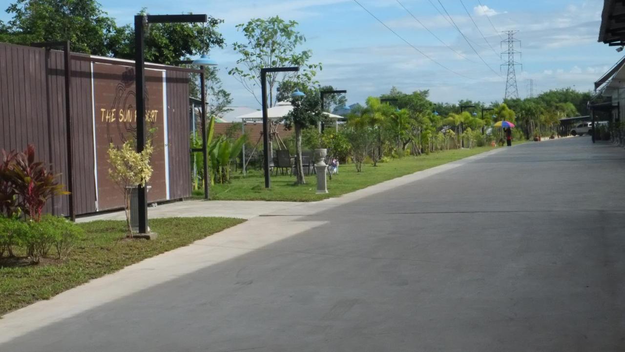 The Sun Resort Ratchaburi Buitenkant foto
