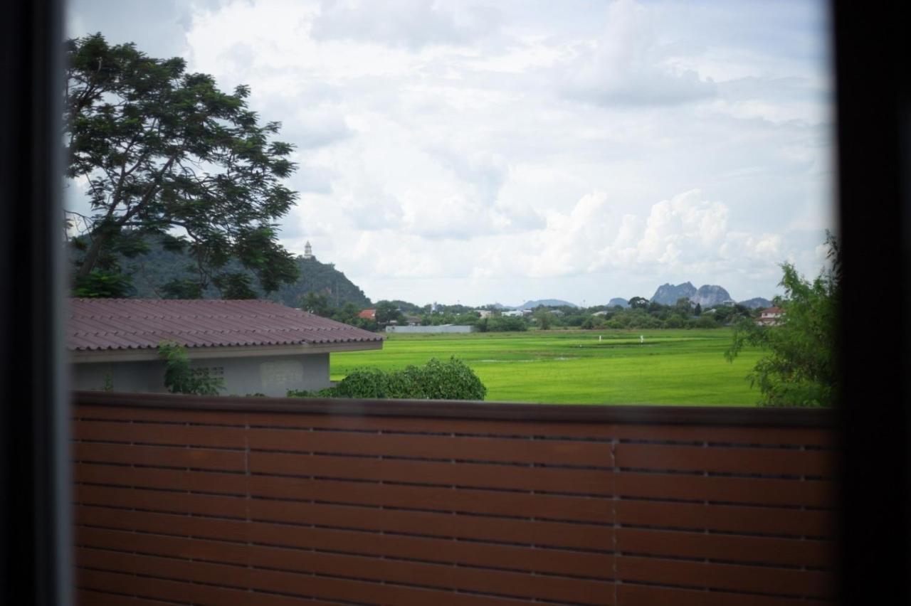 The Sun Resort Ratchaburi Buitenkant foto